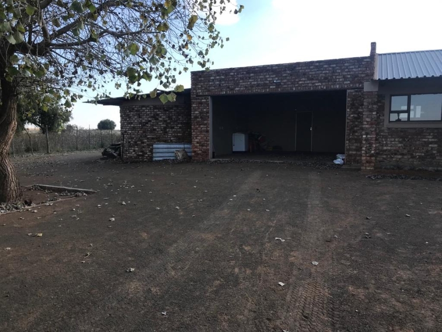 13 Bedroom Property for Sale in Soutpan Free State